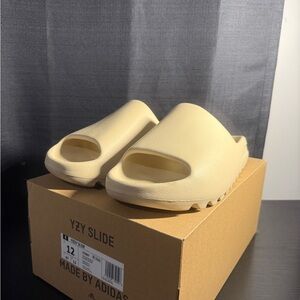 Adidas Yeezy Slide